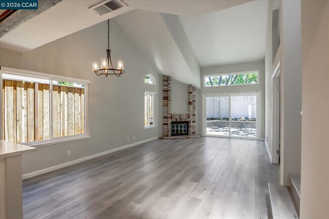 Building Photo - 1539 Trimingham Dr
