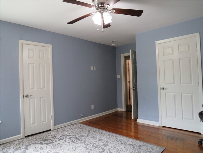 Building Photo - 1026 Thomas St