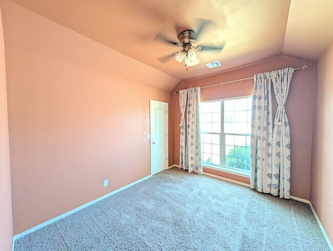 Building Photo - Chic 3 bedroom in Jenks with neighborhood park