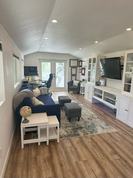 Building Photo - 2711 S Pierce St