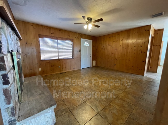 Building Photo - 2600 Cliffside Dr