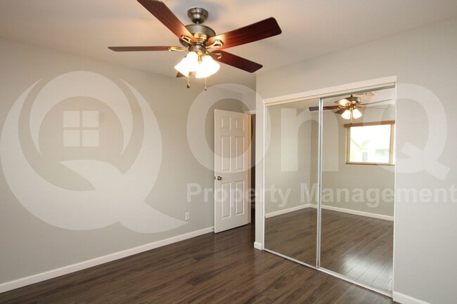 Building Photo - 8033 E Weldon Ave