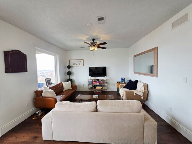 Building Photo - 9 Bailey Ave