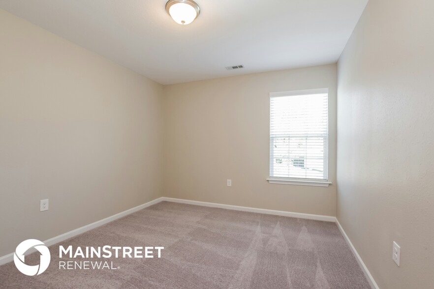 Building Photo - 6216 Summerour Place