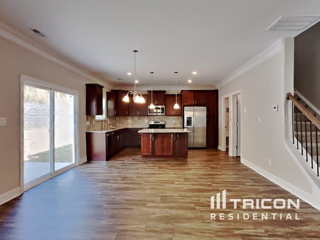 Building Photo - 217 Cliffview Dr