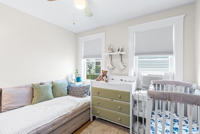 Building Photo - 31 E Foster St