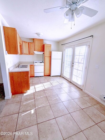 Building Photo - 114 N Willow St