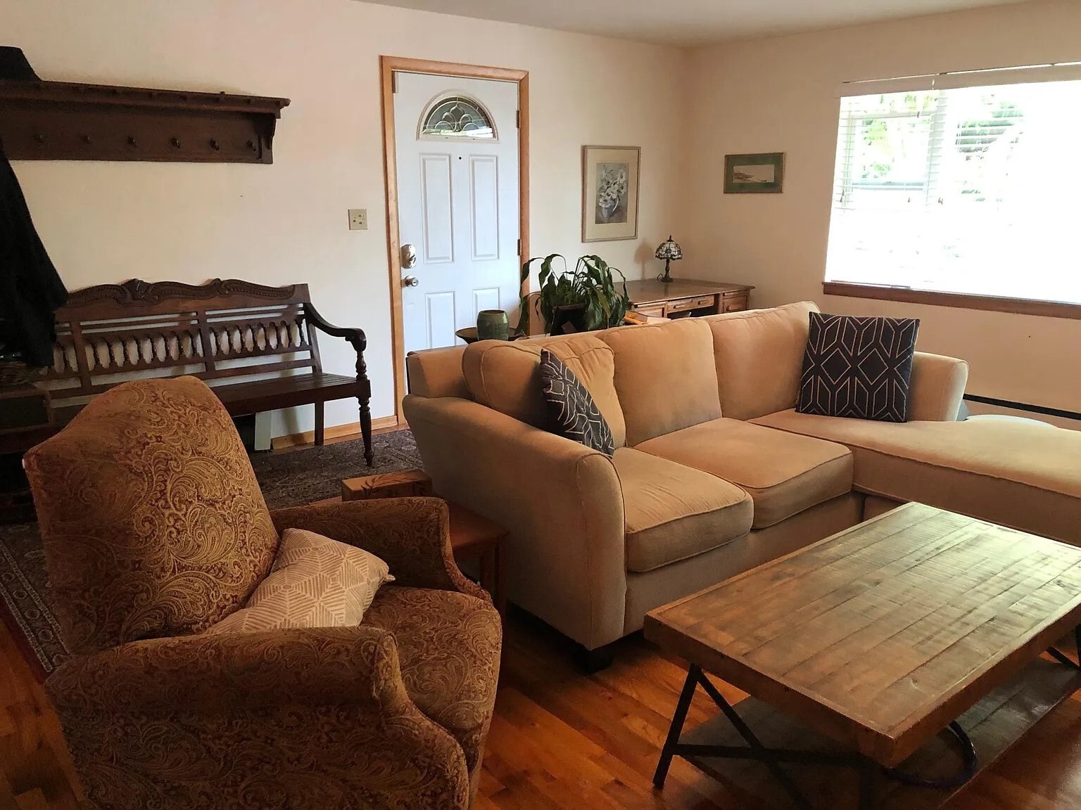 Building Photo - 1002 N 5th St