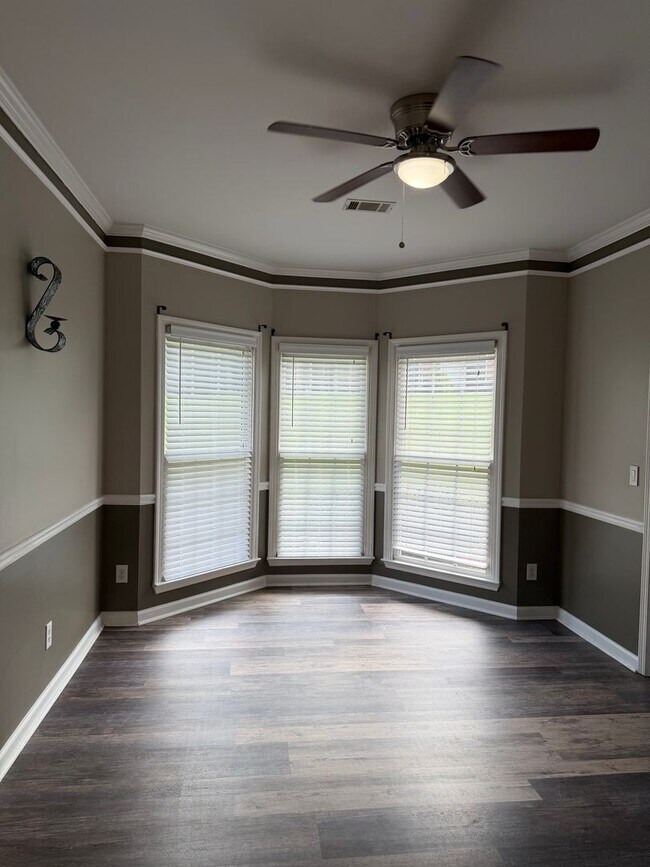 Building Photo - 3 Bed 2.5 Bath House in Flowery Branch