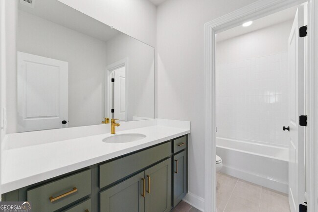 Building Photo - 2005 Vesper Pointe