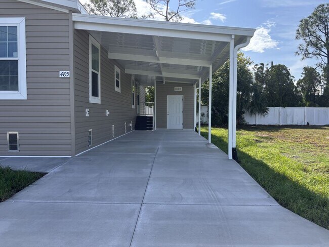 Building Photo - 485 Zuider Zee Blvd