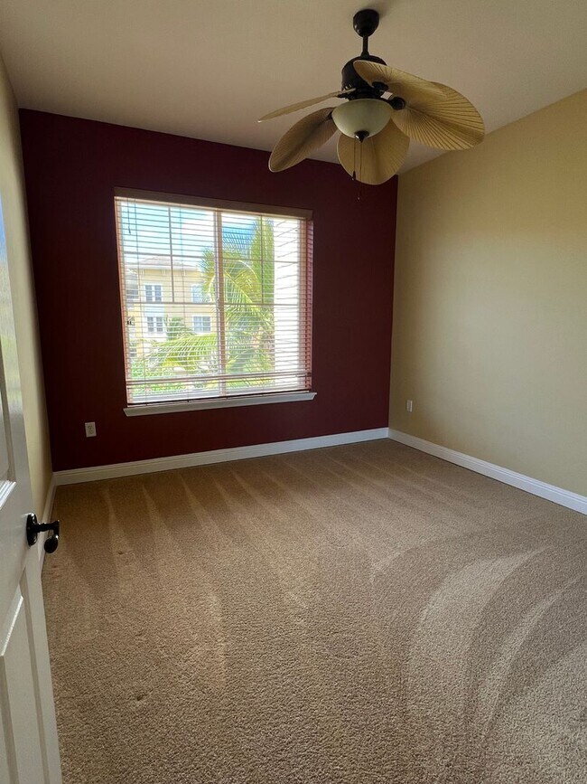 Building Photo - Colony at the Peninsula - 3 Bedroom 2 bath 2 Parking in Hawaii Kai