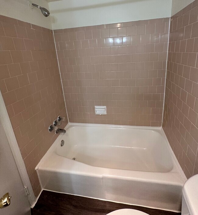 Building Photo - 422 N Armistead St