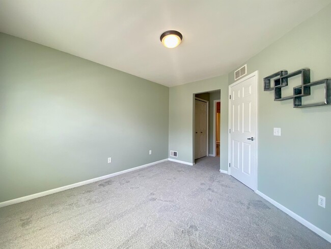 Building Photo - 3153 Asher Rd