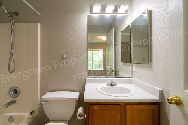 Building Photo - 3326 Warren Farm Dr