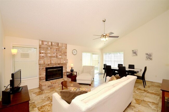 Building Photo - 3307 Long Hollow Ct