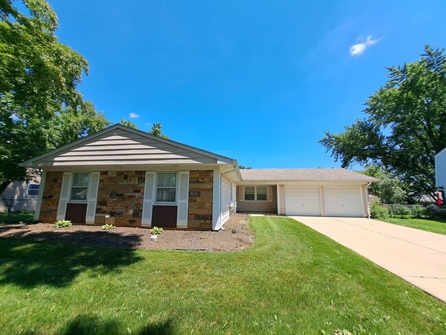 Primary Photo - 101 Emerson Dr