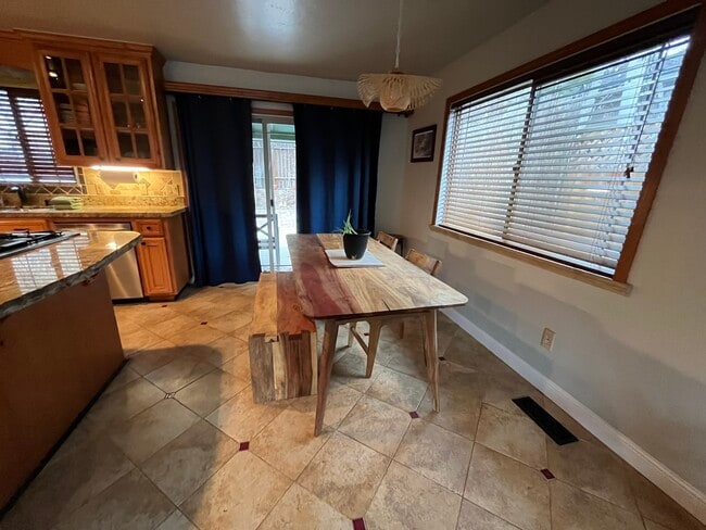 Building Photo - 3361 Heavenly Valley Rd