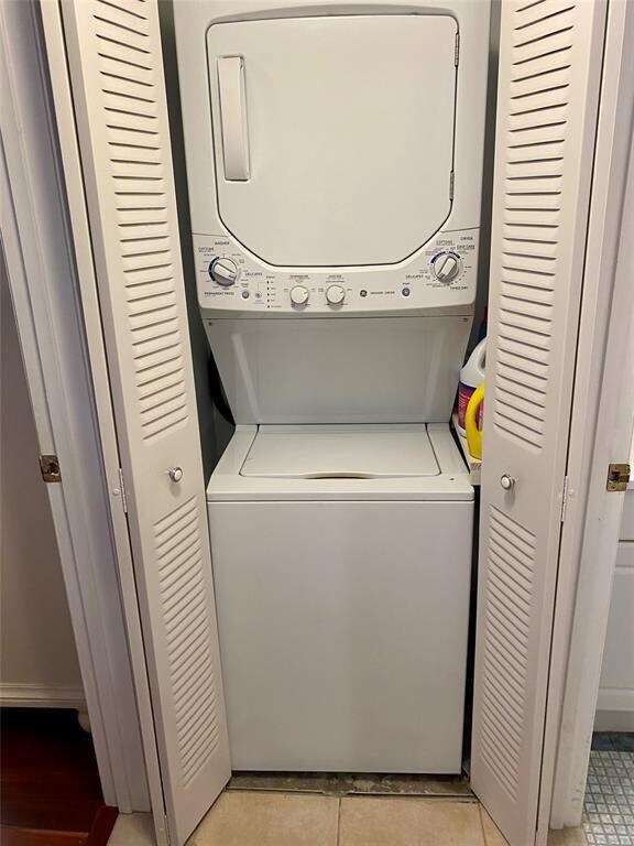 Building Photo - 10600 S Ocean Dr