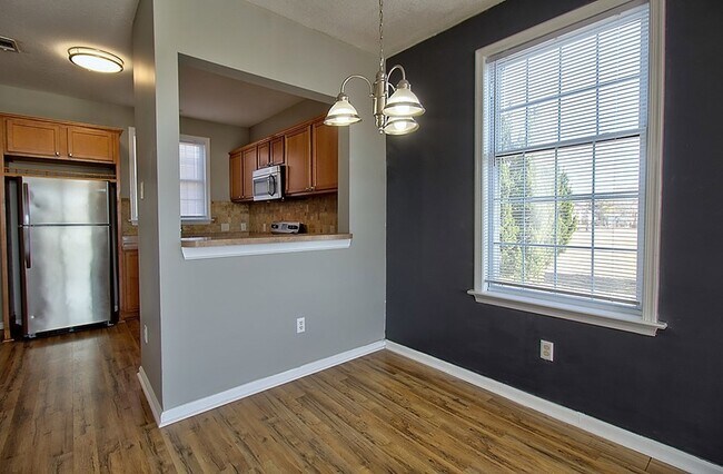 Building Photo - 127 Davila St