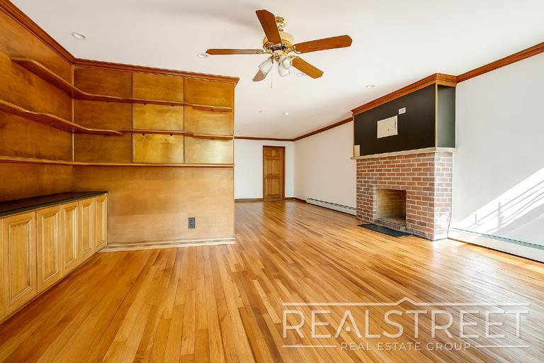 Building Photo - 376 Kosciusko Street – Large 1 Bedroom wit...