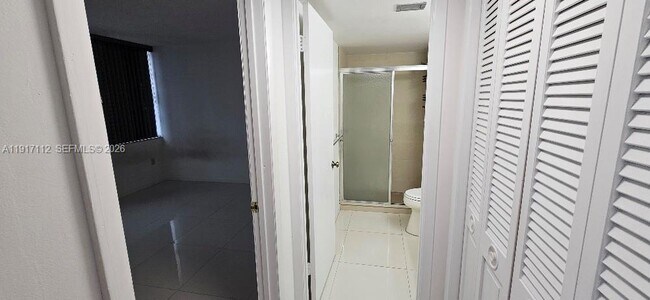 Building Photo - 18021 Biscayne Blvd