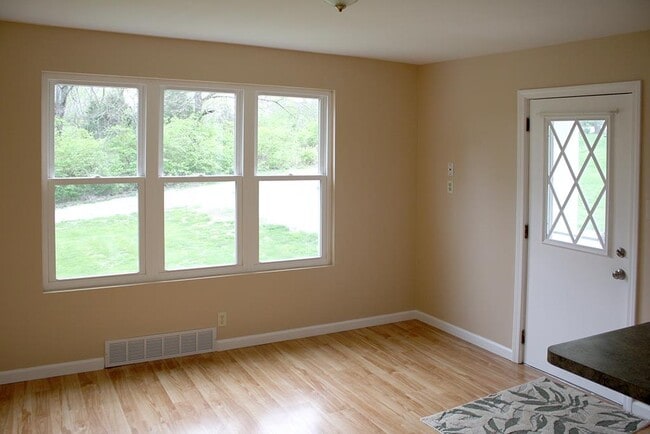 Building Photo - 5007 Duessel Ln