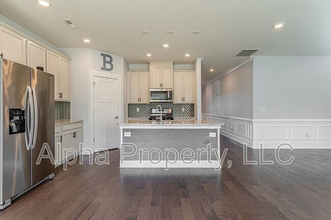 Building Photo - 112 Walking Stick Wy