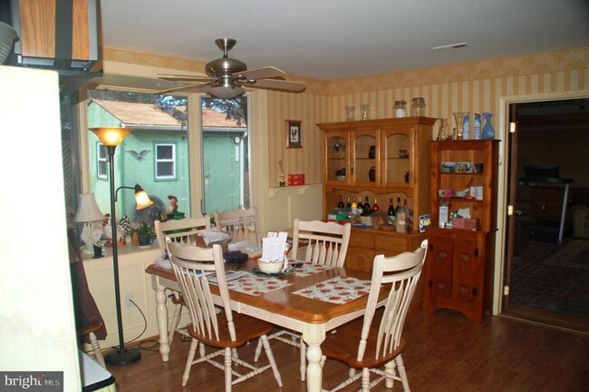 Building Photo - 176 Kenton Dr