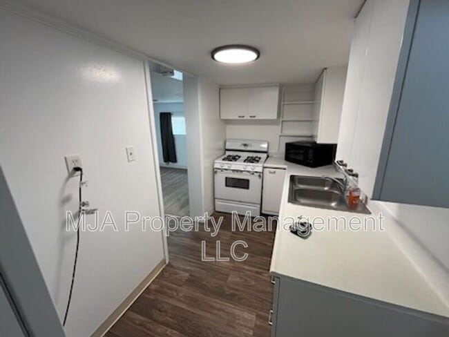 Building Photo - 11164 S Temple Dr