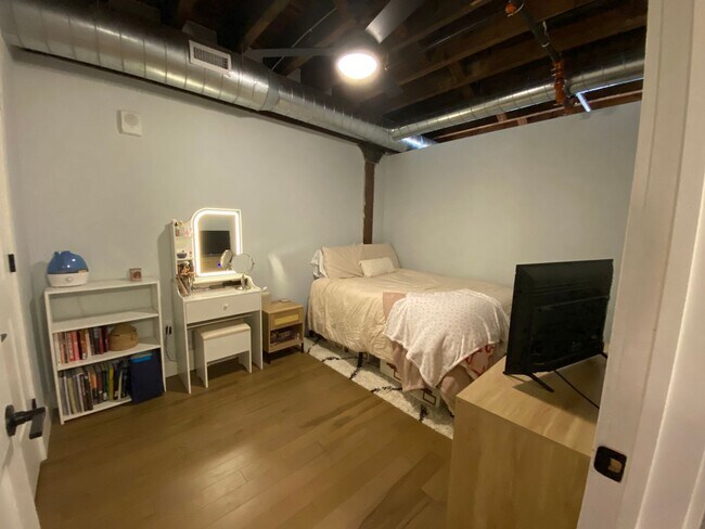 Building Photo - 1 bed/1 bath at The Hotel Street Lofts-Move in for $750