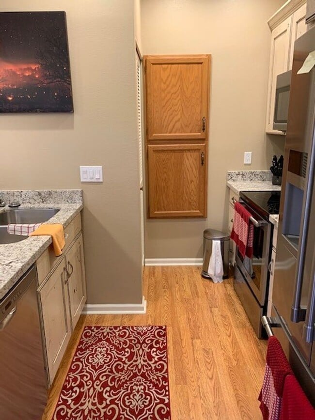 Building Photo - One bedroom condo/ Scottsdale