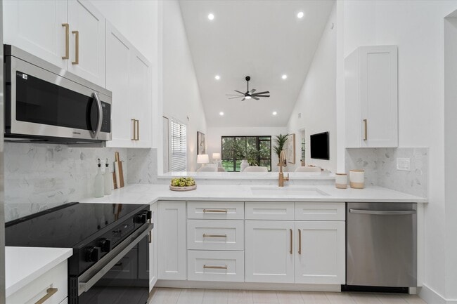 Building Photo - 441 Ashwood Pl