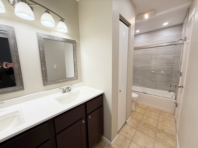 Building Photo - 223 Butternut Ln