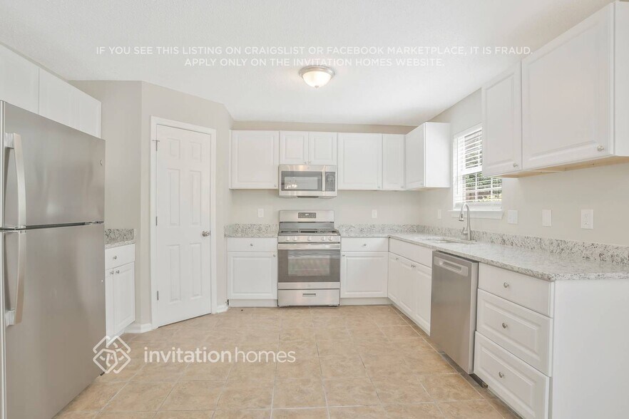 Building Photo - 2888 Chilhowee Dr