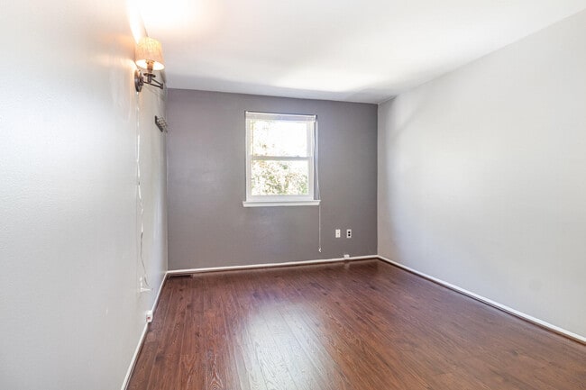 Building Photo - 24750 Olde Orchard St