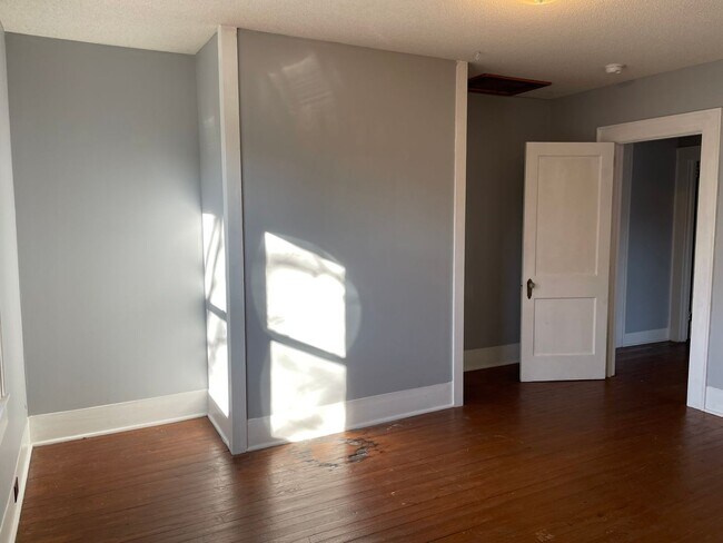 Building Photo - 4-5 bedroom home in Franklinville