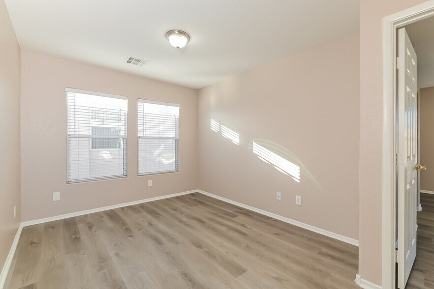 Building Photo - 6267 Desert Lavender Ave