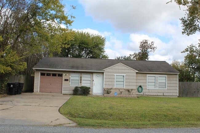 Primary Photo - 13307 Force St