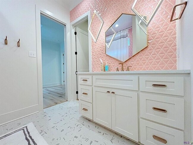 Building Photo - 4 Bedroom House in Pointe Marie- Furnished or unfurnished rental options available.