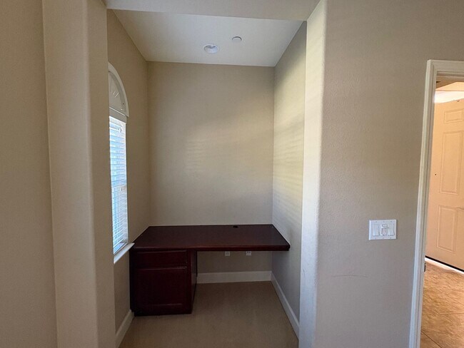 Building Photo - Luxurious home