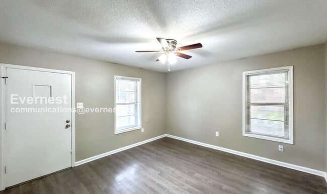 Building Photo - 7031 Saddlebrook Dr