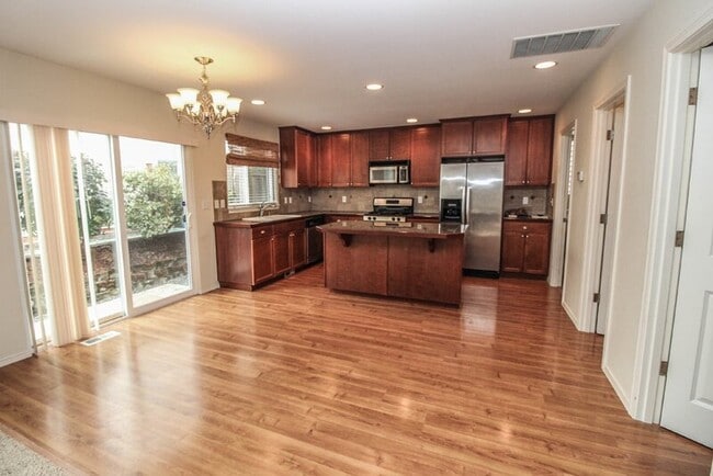 Building Photo - 2303 195th Pl SE