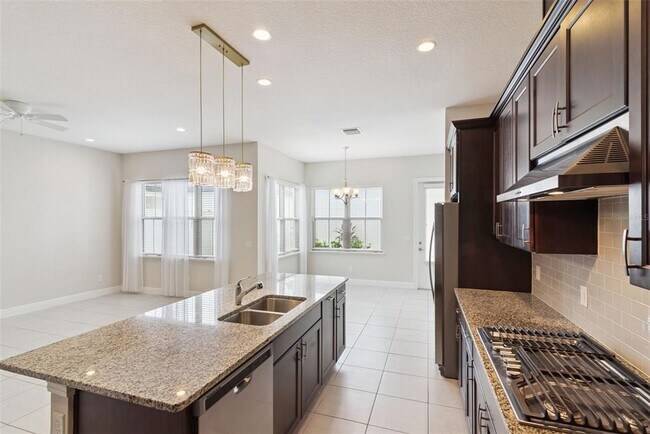 Building Photo - 8884 Bismarck Palm Dr