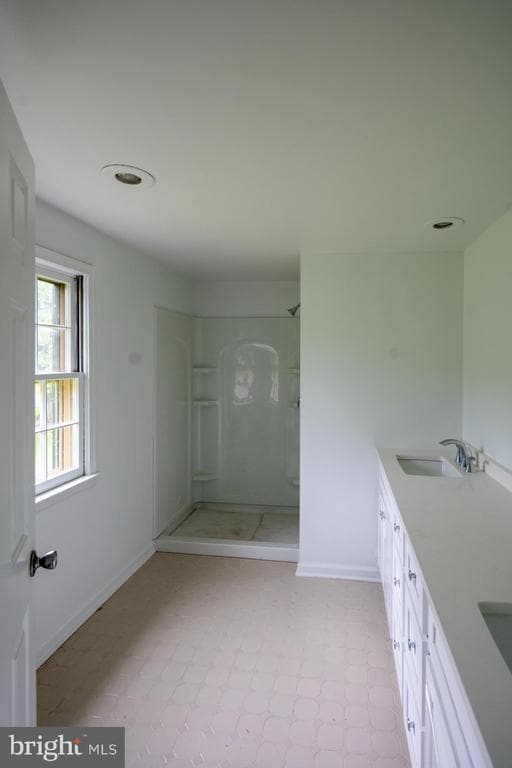 Building Photo - 1 Sugan Close St