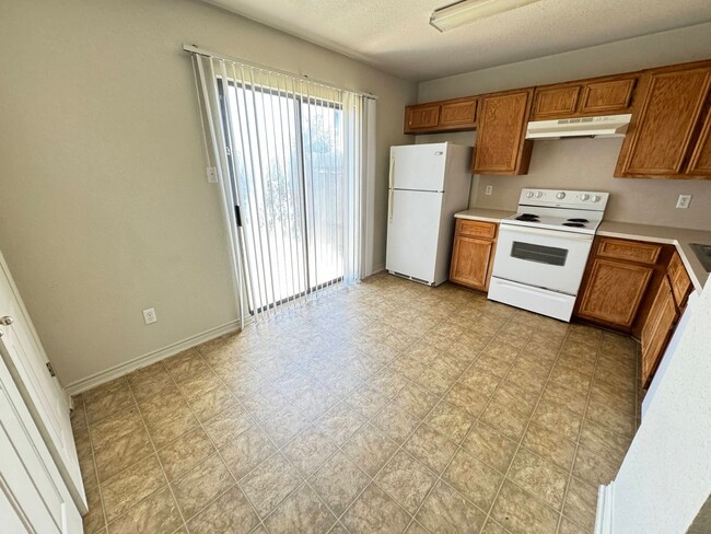 Building Photo - 360 Virtual Tour Available