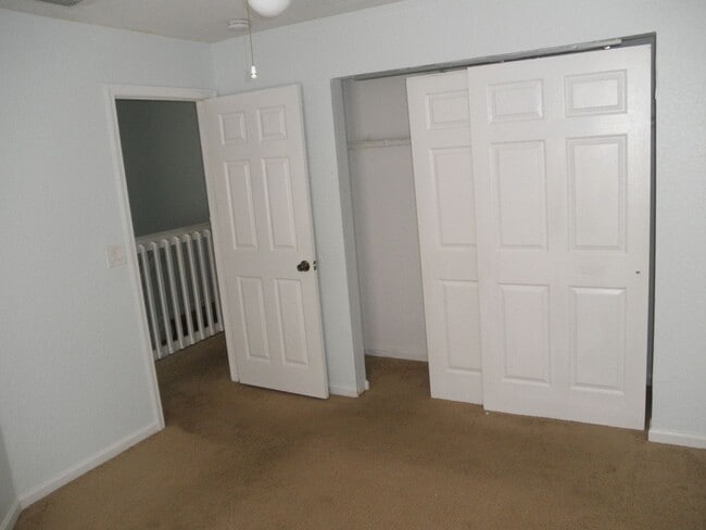 Building Photo - Summit Lake