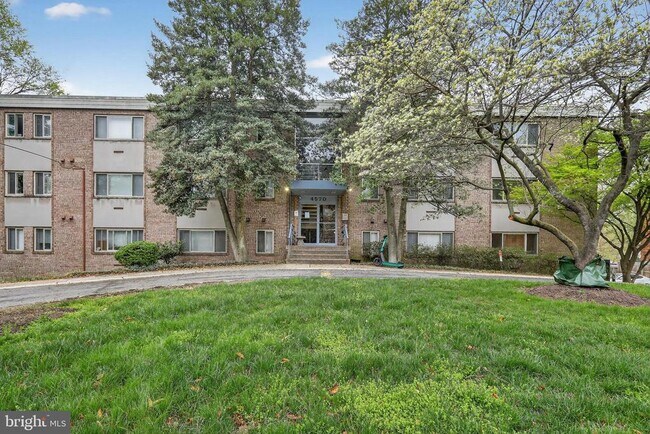 Building Photo - 4570 MacArthur Blvd NW