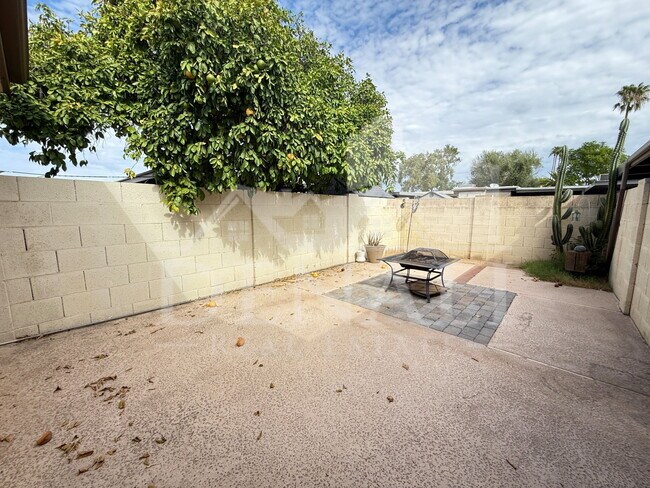Building Photo - 8314 E Keim Dr