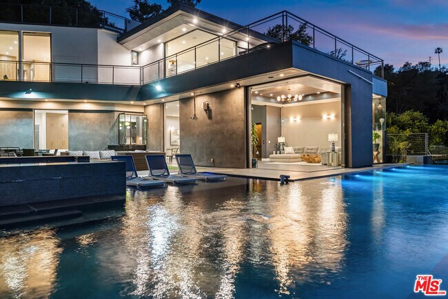 Building Photo - 3712 Broadlawn Dr